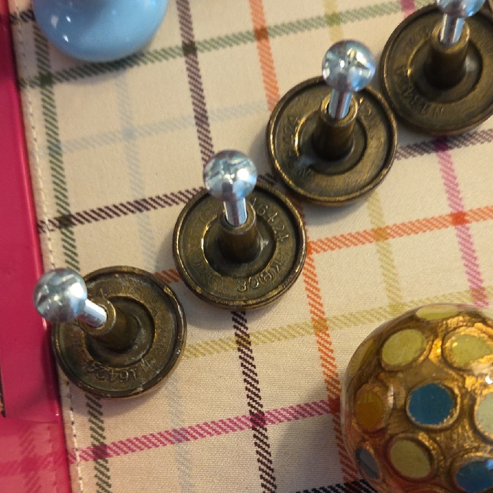 Assorted Decorative Knobs Set - Picture 7 of 9